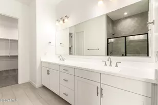 15832 W Desert Hollow Dr, Surprise, AZ 85387 - Photo 16