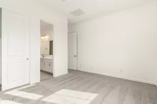 15832 W Desert Hollow Dr, Surprise, AZ 85387 - Photo 20