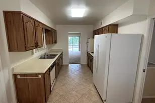 10551 W Prairie Hills Cir, Sun City, AZ 85351 - Photo 2