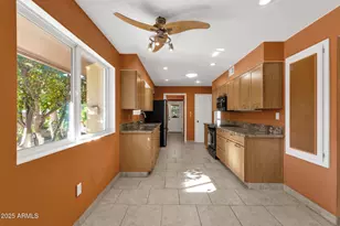 10405 W Mountain View Rd, Sun City, AZ 85351 - Photo 18