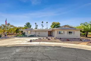 10405 W Mountain View Rd, Sun City, AZ 85351 - Photo 2