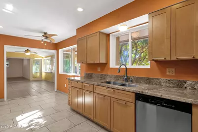 10405 W Mountain View Road, Sun City, AZ 85351 - Photo 16