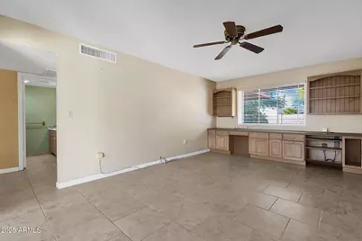 10405 W Mountain View Road, Sun City, AZ 85351 - Photo 8