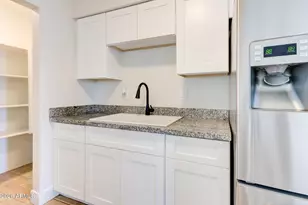 157 W Juniper St, Mesa, AZ 85201 - Photo 4