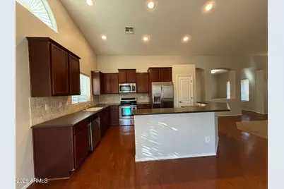 14641 W Hearn Road, Surprise, AZ 85379 - Photo 10