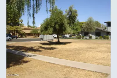 3315 W Loma Lane #4, Phoenix, AZ 85051 - Photo 2