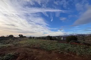 20901 E Park View Ln, Cordes Lakes, AZ 86333 - Photo 2