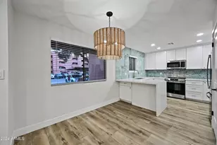 12212 N Paradise Vlg Pkwy S, Phoenix, AZ 85032 - Photo 10