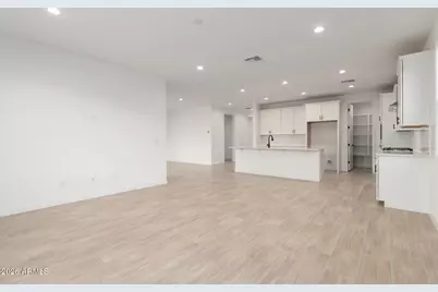 15782 W Hackamore Drive, Surprise, AZ 85387 - Photo 6