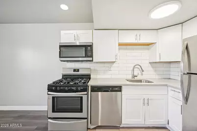 2931 N 38th Street #20, Phoenix, AZ 85018 - Photo 2