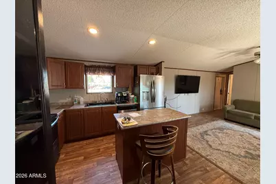 694 S Desert View Drive, Apache Junction, AZ 85120 - Photo 6