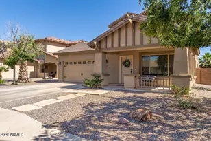 939 E Sourwood Dr, Gilbert, AZ 85298 - Photo 2