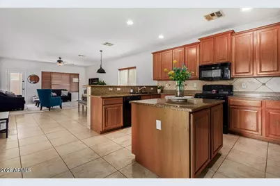 939 E Sourwood Drive, Gilbert, AZ 85298 - Photo 12