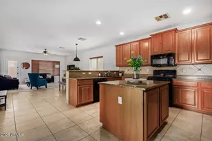 939 E Sourwood Dr, Gilbert, AZ 85298 - Photo 12