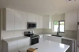 8015 W Roma Ave, Phoenix, AZ 85033 - Photo 6