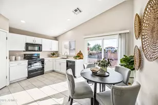 11211 W Heatherbrae Dr, Phoenix, AZ 85037 - Photo 8