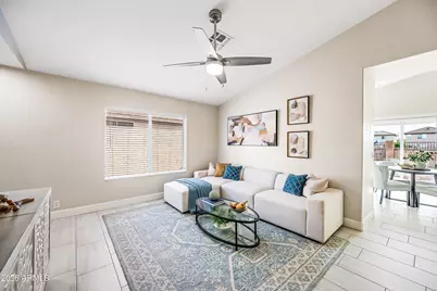 11211 W Heatherbrae Drive, Phoenix, AZ 85037 - Photo 6