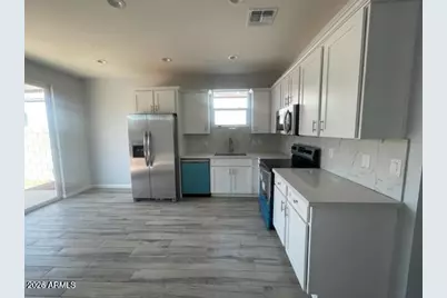 1341 E Pueblo Avenue, Phoenix, AZ 85040 - Photo 2