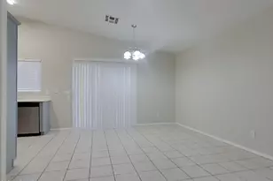 2022 E Winston Dr, Phoenix, AZ 85042 - Photo 4