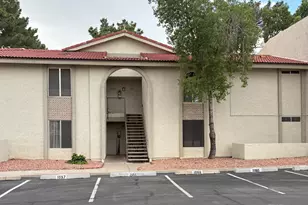 10610 S 48th Street E, Phoenix, AZ 85044 - Photo 1