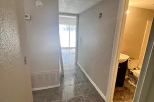 4211 S 3rd St, Phoenix, AZ 85040 - Photo 4