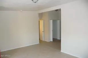 7110 N 68th Ave, Glendale, AZ 85303 - Photo 6