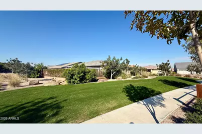 3355 E Constance Way, Phoenix, AZ 85042 - Photo 36