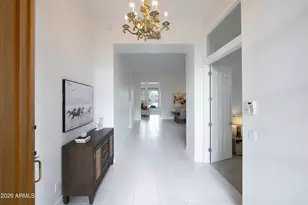 3124 E Squaw Peak Cir, Phoenix, AZ 85016 - Photo 2