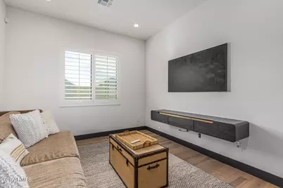 712 E Buist Avenue, Phoenix, AZ 85042 - Photo 38