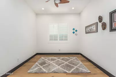 712 E Buist Avenue, Phoenix, AZ 85042 - Photo 32