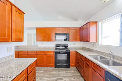 7320 W Krall Street, Glendale, AZ 85303 - Photo 2