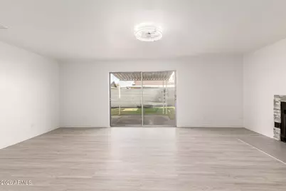 4460 W Avalon Drive, Phoenix, AZ 85031 - Photo 8