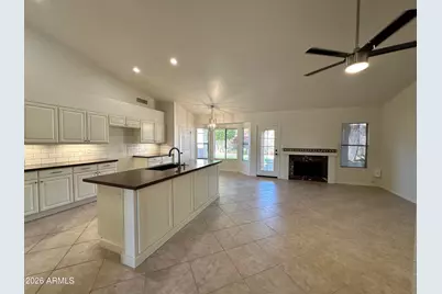 3618 E Goldfinch Gate Lane, Phoenix, AZ 85044 - Photo 2