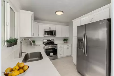 22202 N 32nd Avenue, Phoenix, AZ 85027 - Photo 8