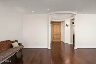 7181 E Camelback Rd, Scottsdale, AZ 85251 - Photo 18