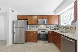 10037 W Cumberland Dr, Sun City, AZ 85351 - Photo 8