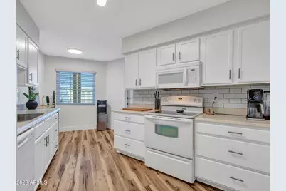 10918 W Coggins Drive, Sun City, AZ 85351 - Photo 16