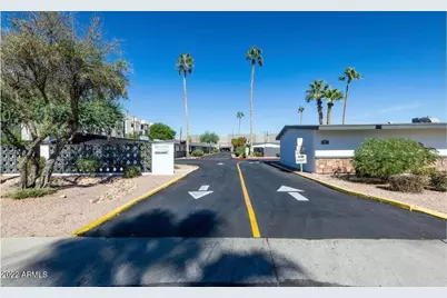 2020 W Hayward Avenue #30, Phoenix, AZ 85021 - Photo 4