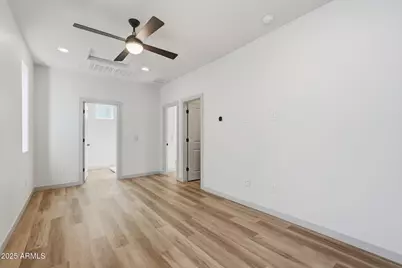 114 W Holcomb Lane, Phoenix, AZ 85003 - Photo 22
