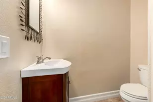 553 E Mesa Vista Ln, Mesa, AZ 85203 - Photo 8