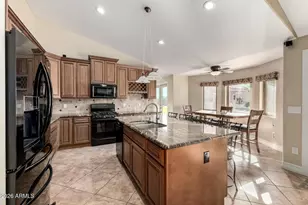 553 E Mesa Vista Ln, Mesa, AZ 85203 - Photo 12