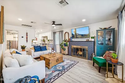 9826 N 2nd Street E, Phoenix, AZ 85020 - Photo 2