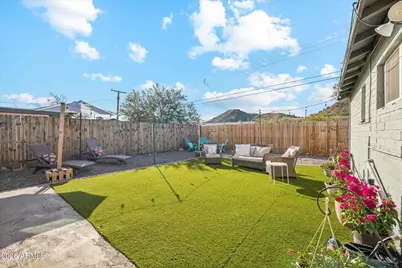 9826 N 2nd Street E, Phoenix, AZ 85020 - Photo 6