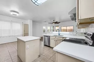 7245 S 41st Dr, Phoenix, AZ 85041 - Photo 12