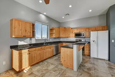 25535 W Hunter Drive, Wittmann, AZ 85361 - Photo 6