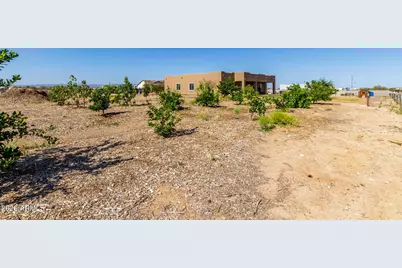 25535 W Hunter Drive, Wittmann, AZ 85361 - Photo 20