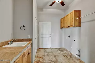 25535 W Hunter Dr, Wittmann, AZ 85361 - Photo 18