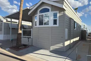 744 Emerald Dr, Apache Junction, AZ 85119 - Photo 1