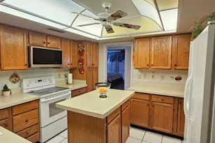 17230 N 125th Ave, Sun City West, AZ 85375 - Photo 8