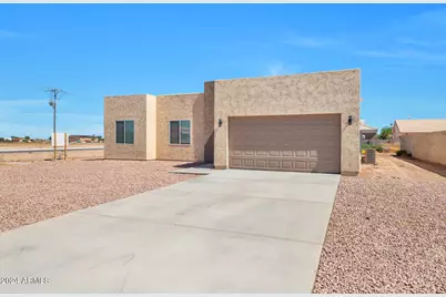 9121 W Debbie Lane, Arizona City, AZ 85123 - Photo 2